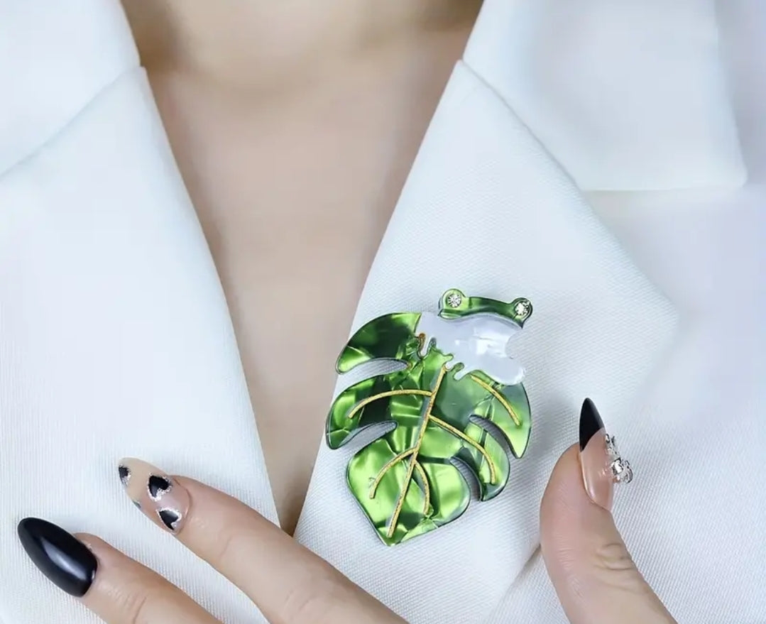 Brooch | Lapel Pin - Frog on Leaf Erstwilder style