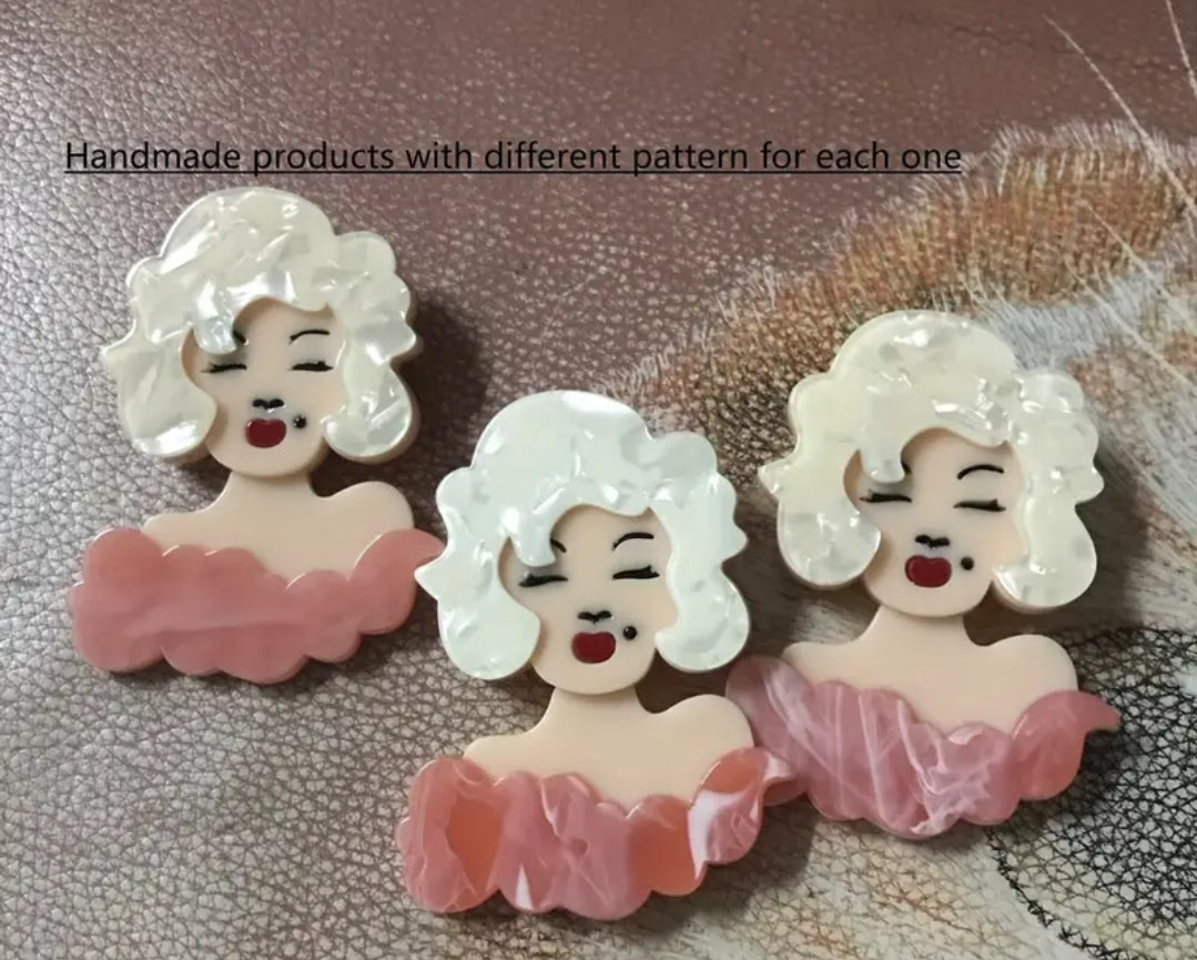 Brooch | Lipel Pin - Marilyn Monroe Pink Top