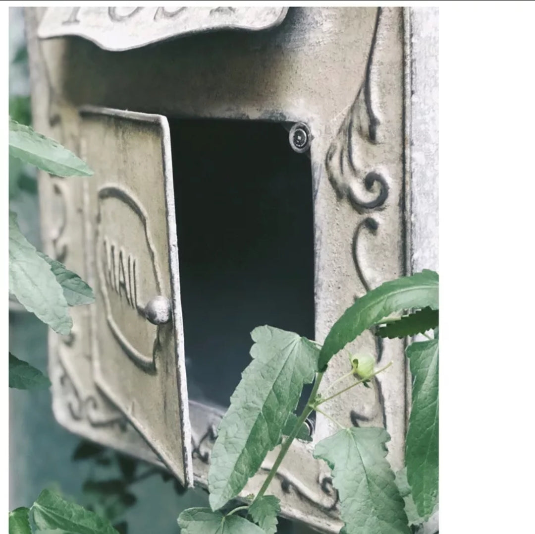 Gardening| Yard: Letter Box Metal Vintage look